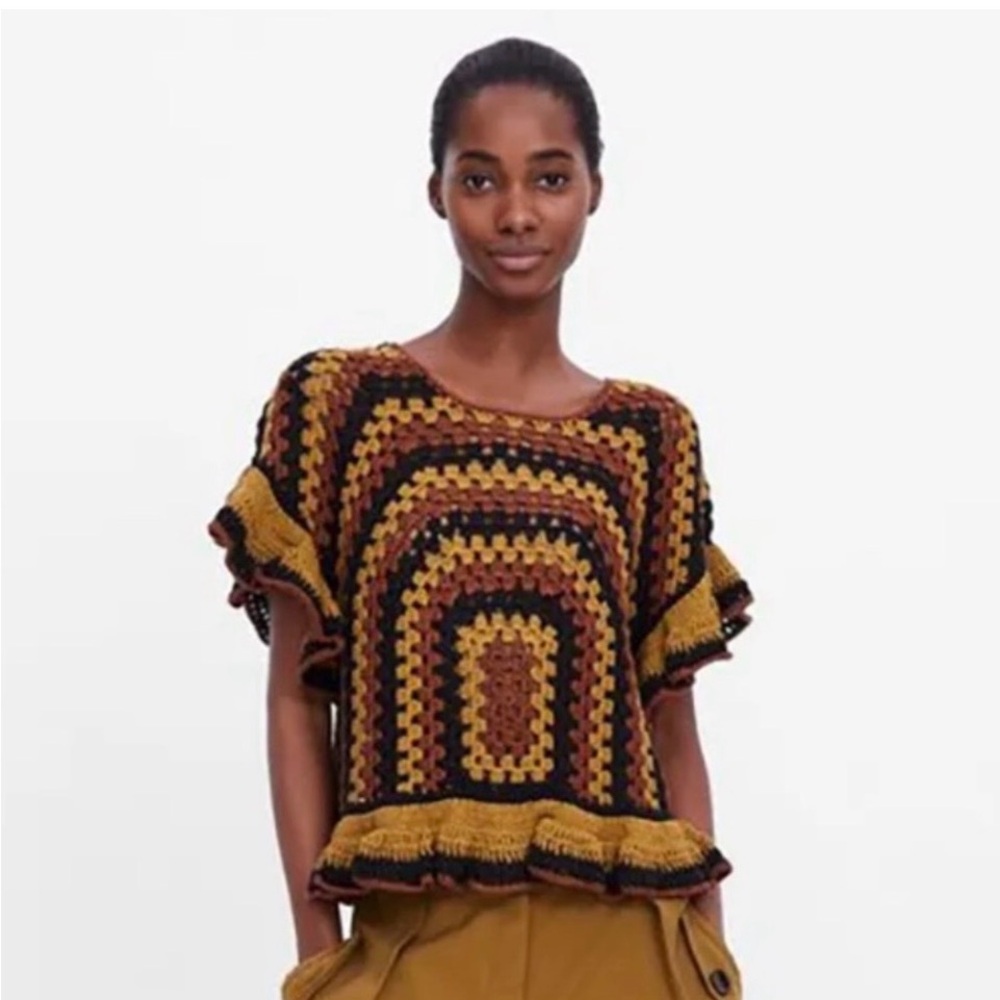 ZARA Open Weave Ruffle Peplum Retro Top Size: M